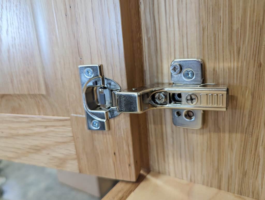 cabinet hinges